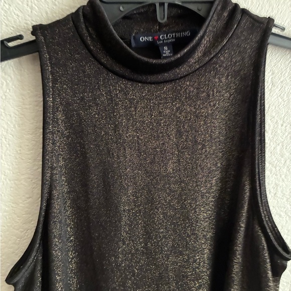 One Clothing Metallic Gold Mock Neck Swing Tank S - Picture 5 of 11